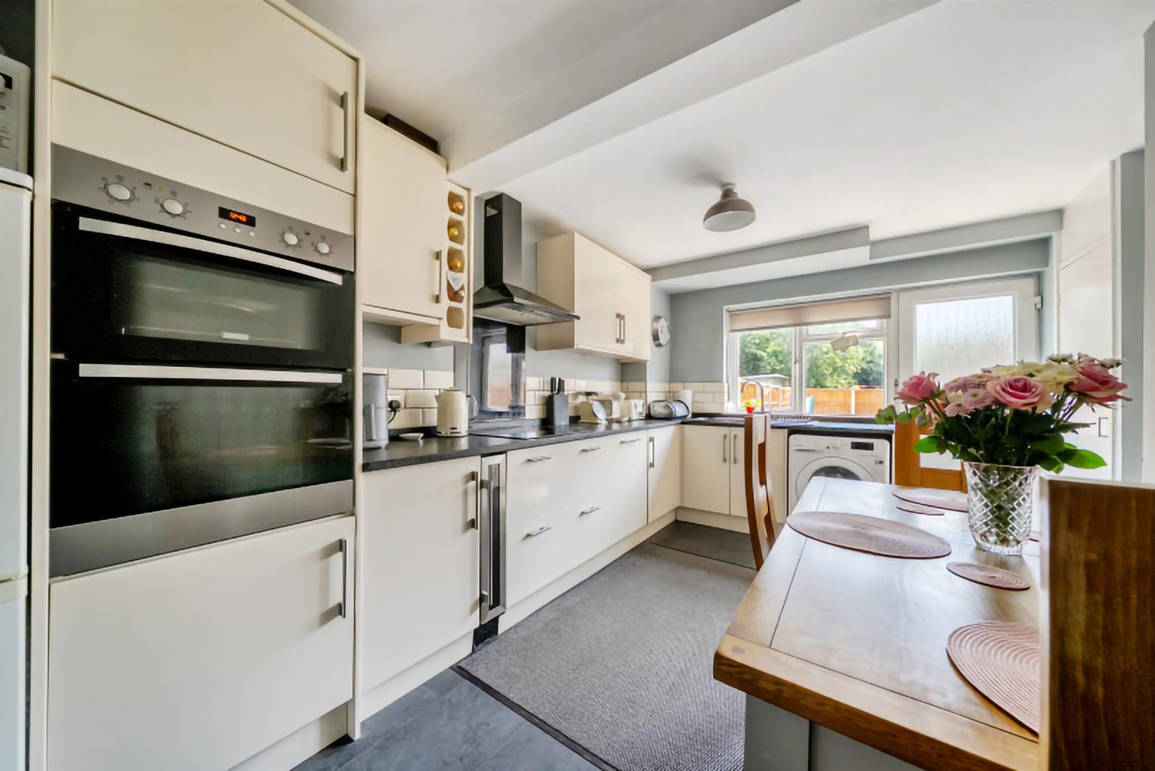 3 Shorncliffe Drive, Shrewsbury, SY3 8TE For Sale